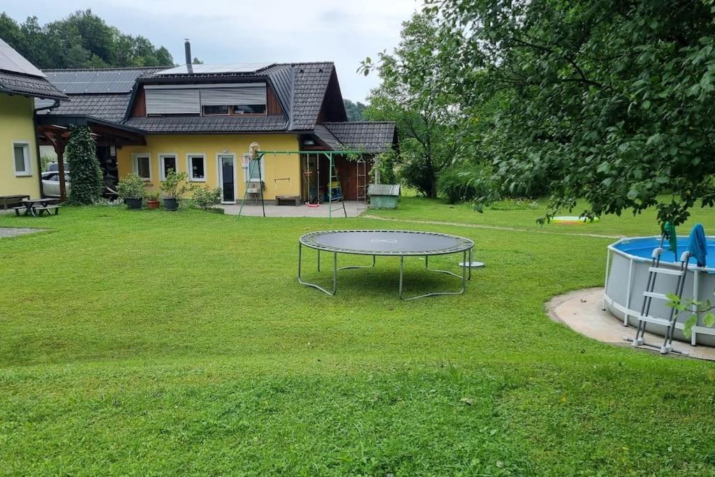 Country Retreat, Near Ljubljana City, Apartma Na Vasi, Blizu Mesta Ljubljana Appartement Medvode Buitenkant foto